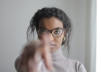 How To Identify Unintentional Gaslighting? Coping With Unconscious Gaslighting In Relationships